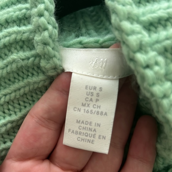 H&M Green Knit Sweater - Picture 9 of 9